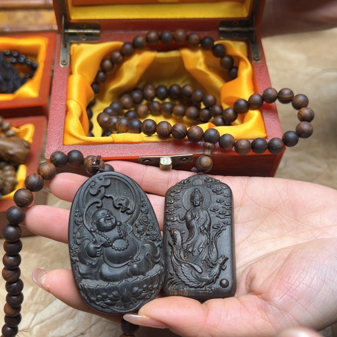 大叶紫檀（黑酸枝木类）