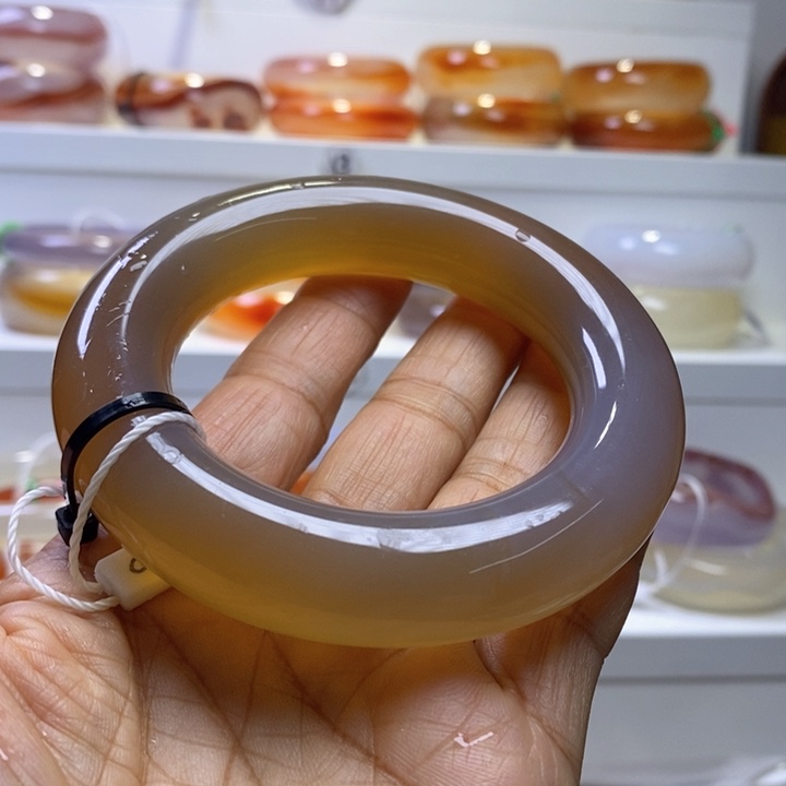 玛瑙/玉髓手镯未镶嵌红*