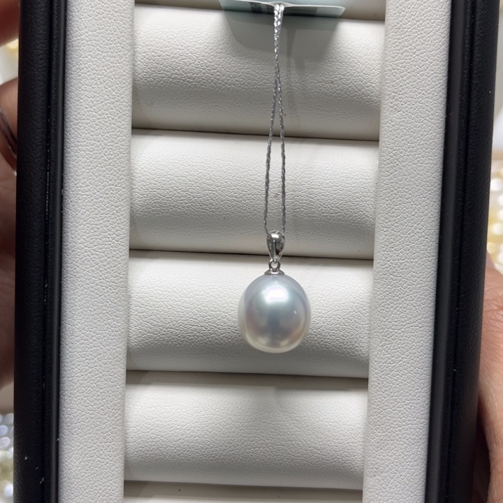 海水珍珠漏澳白蓝血瓜子扣吊坠11-12mm18K金镶嵌