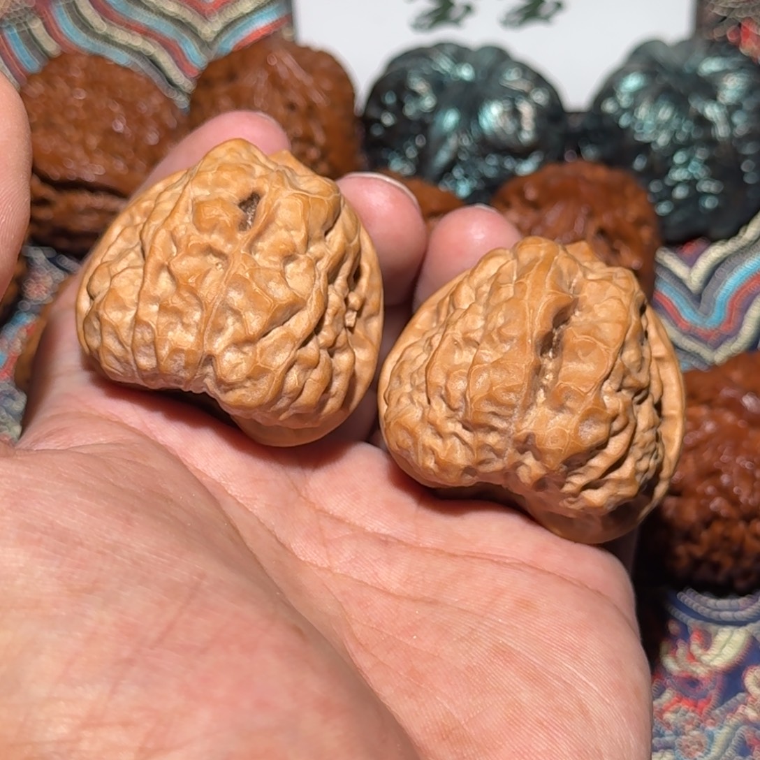 把件文玩核桃2257三角蛙，尺寸41 43 39