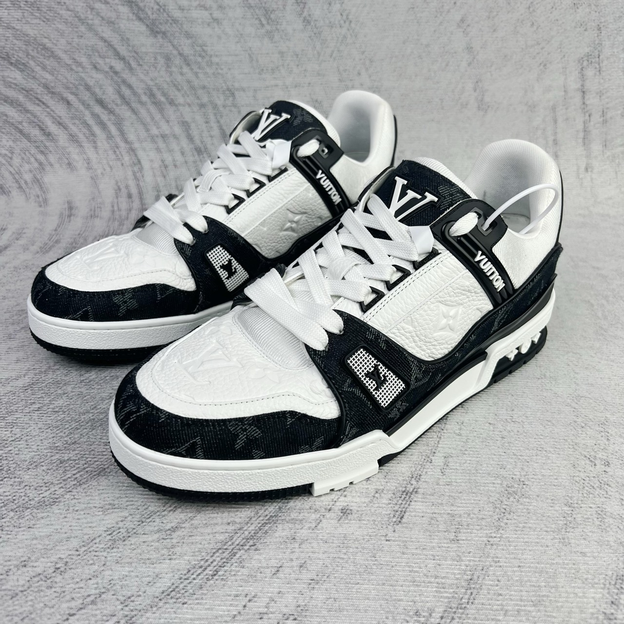 99新 LouisVuitton/路易威登 8码/42码Trainer熊猫黑色板鞋/107