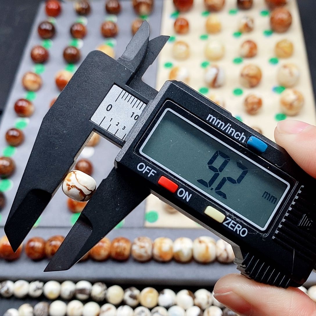 蜜蜡裸石未镶嵌蜜蜡