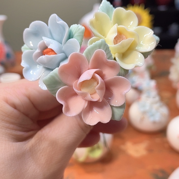 手工陶瓷精致摆件