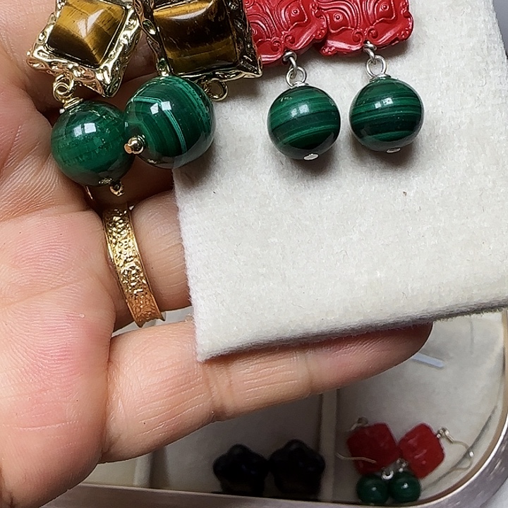 秋***怡和田玉未镶嵌耳饰