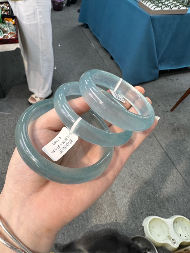 精美新疆天青冻正宽手镯多样性发一