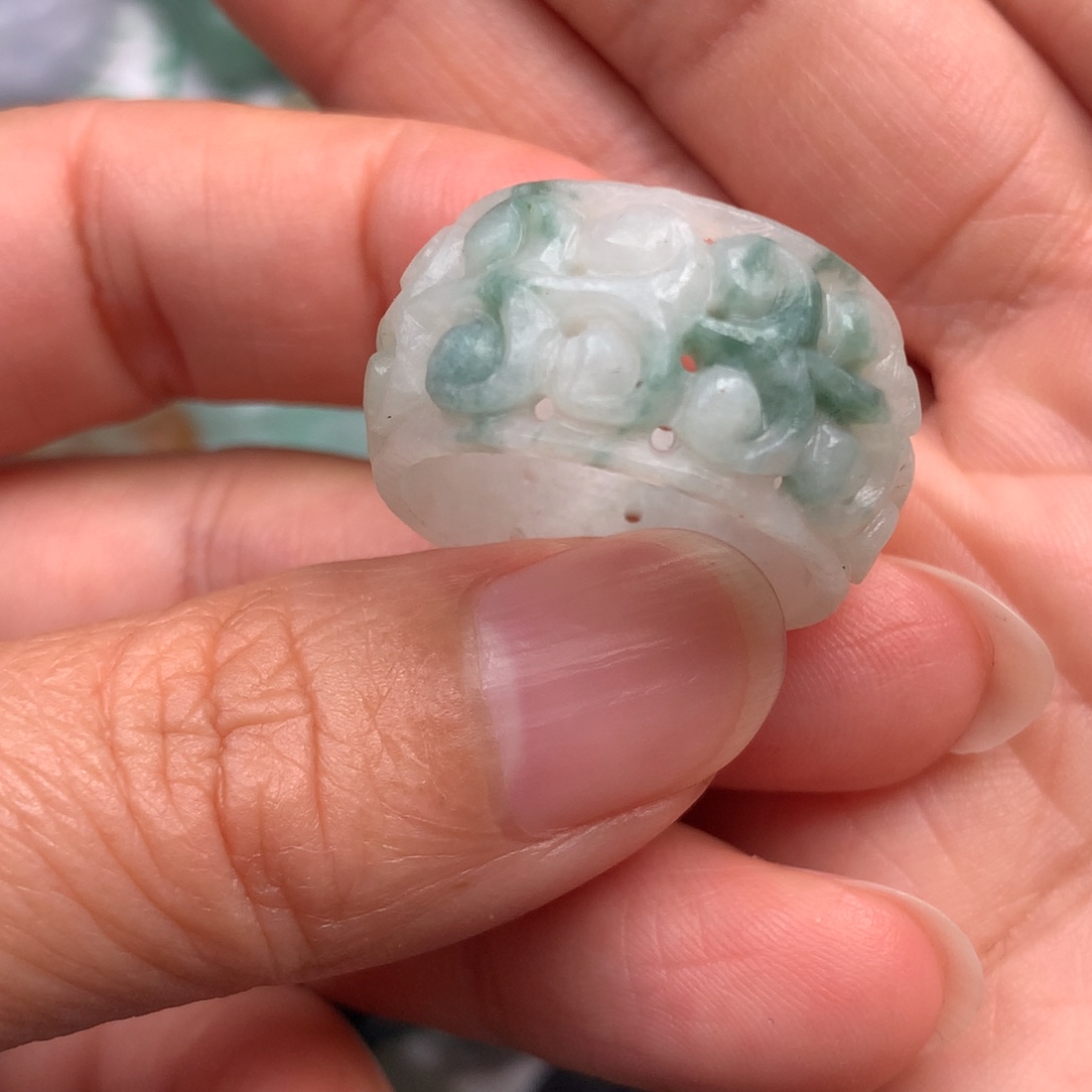 啊***哈定制翡翠未镶嵌翡翠