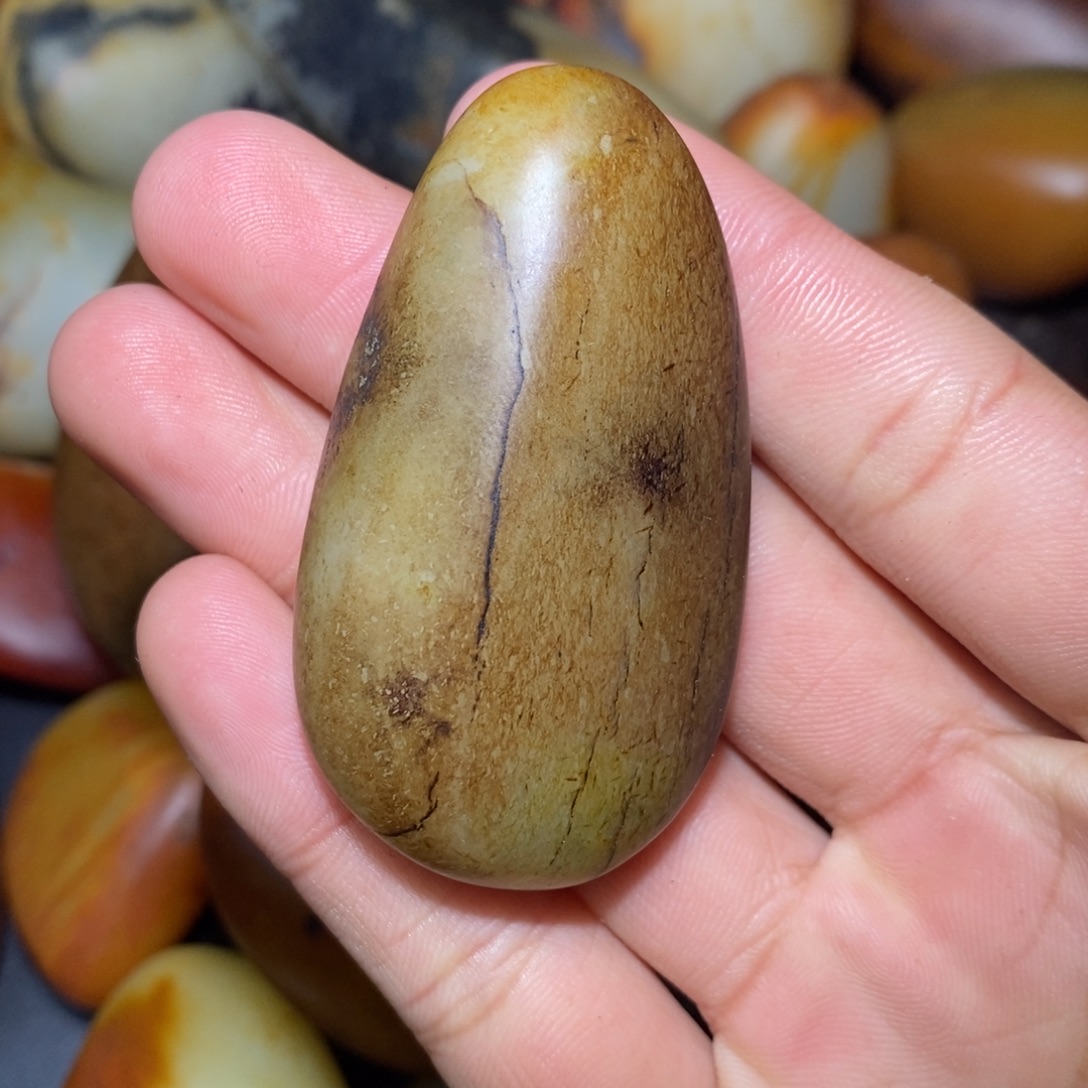 和田玉未镶嵌珠宝奇石