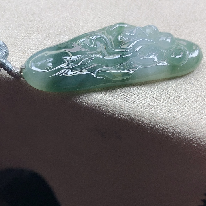 翡翠颈饰未镶嵌吊坠