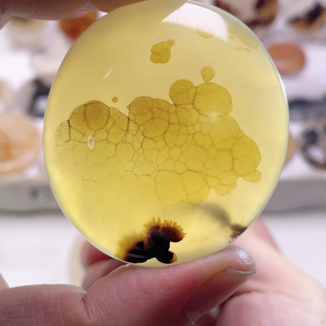 玛瑙/玉髓未镶嵌珠宝奇石