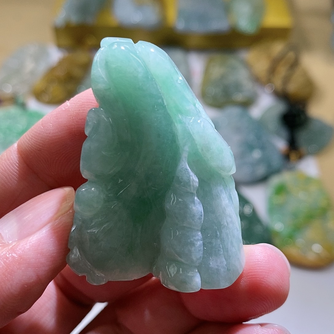 【闪购商品】翡翠颈饰未镶嵌11111111111111111