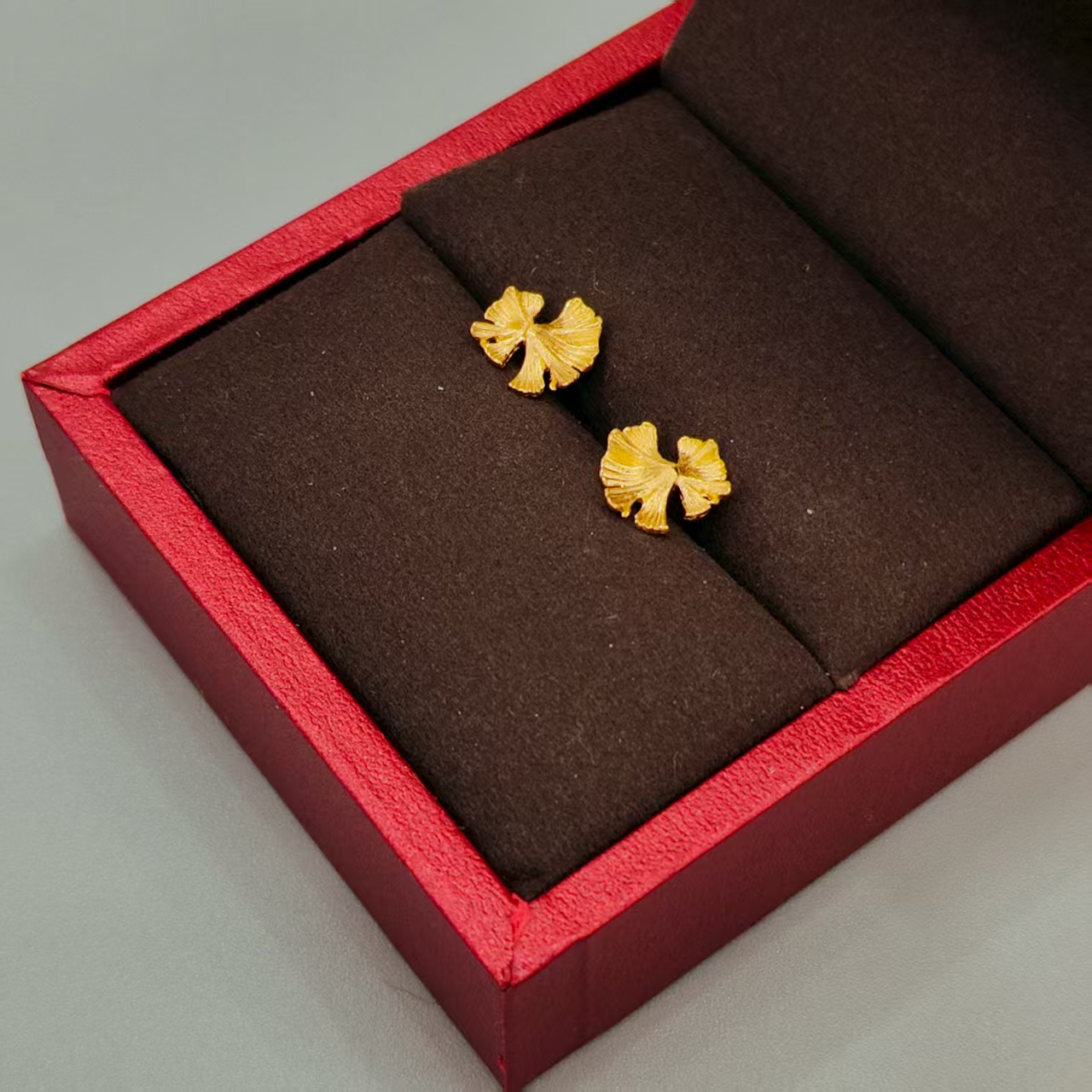 珺铺黄金 足金999【二店】5G金色记忆银杏叶弯钩耳饰