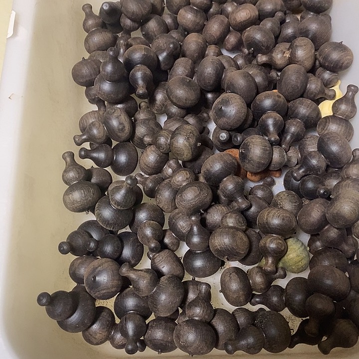 大叶紫檀（黑酸枝木类）?****见