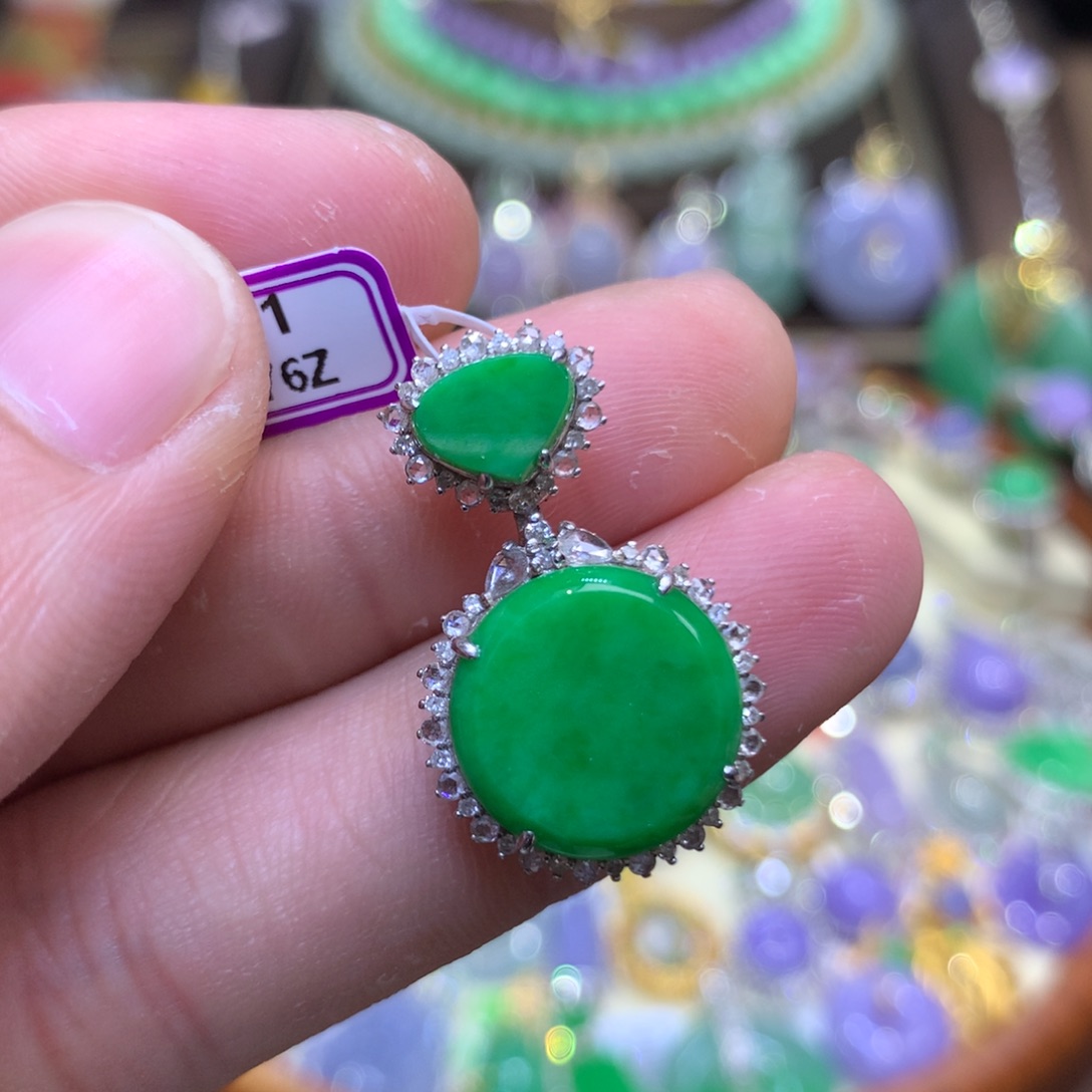 翡翠未镶嵌颈饰翡翠