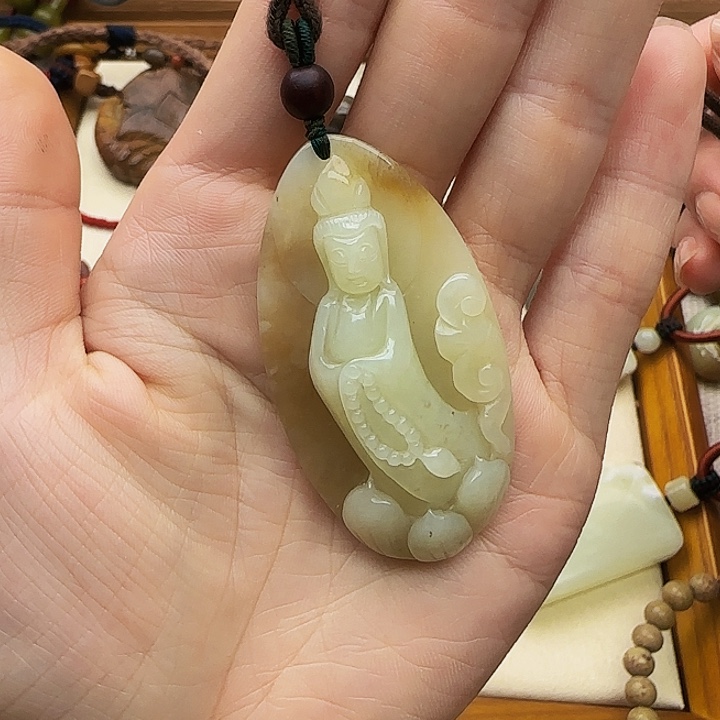 和田玉（糖玉）未镶嵌颈饰风****多