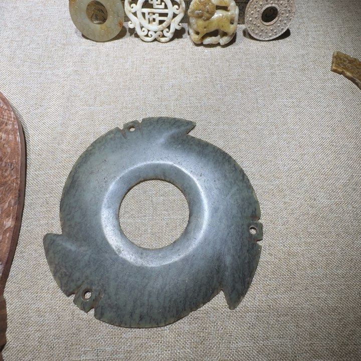 和田玉（糖玉）颈饰未镶嵌闻*