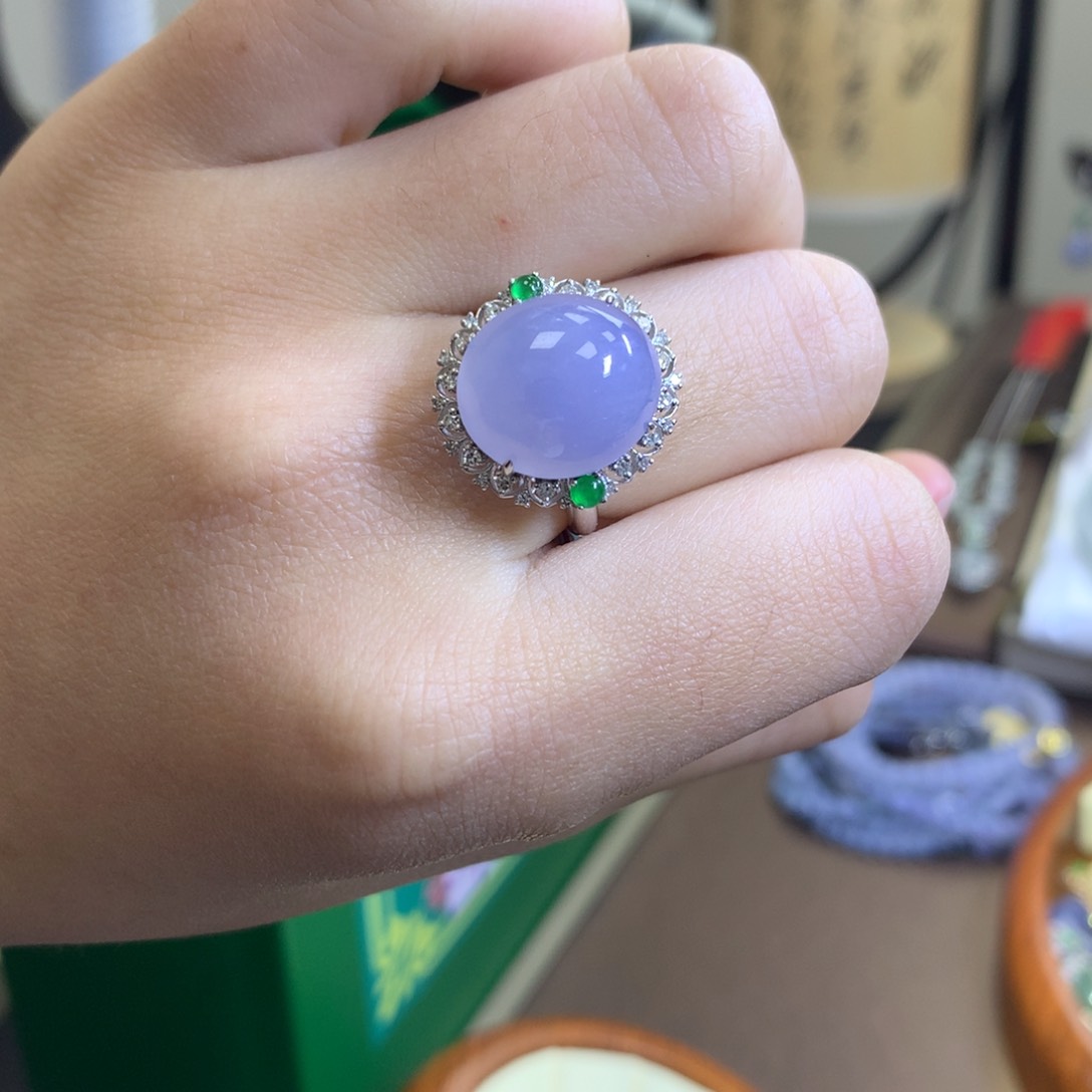 翡翠颈饰18K金镶嵌翡翠