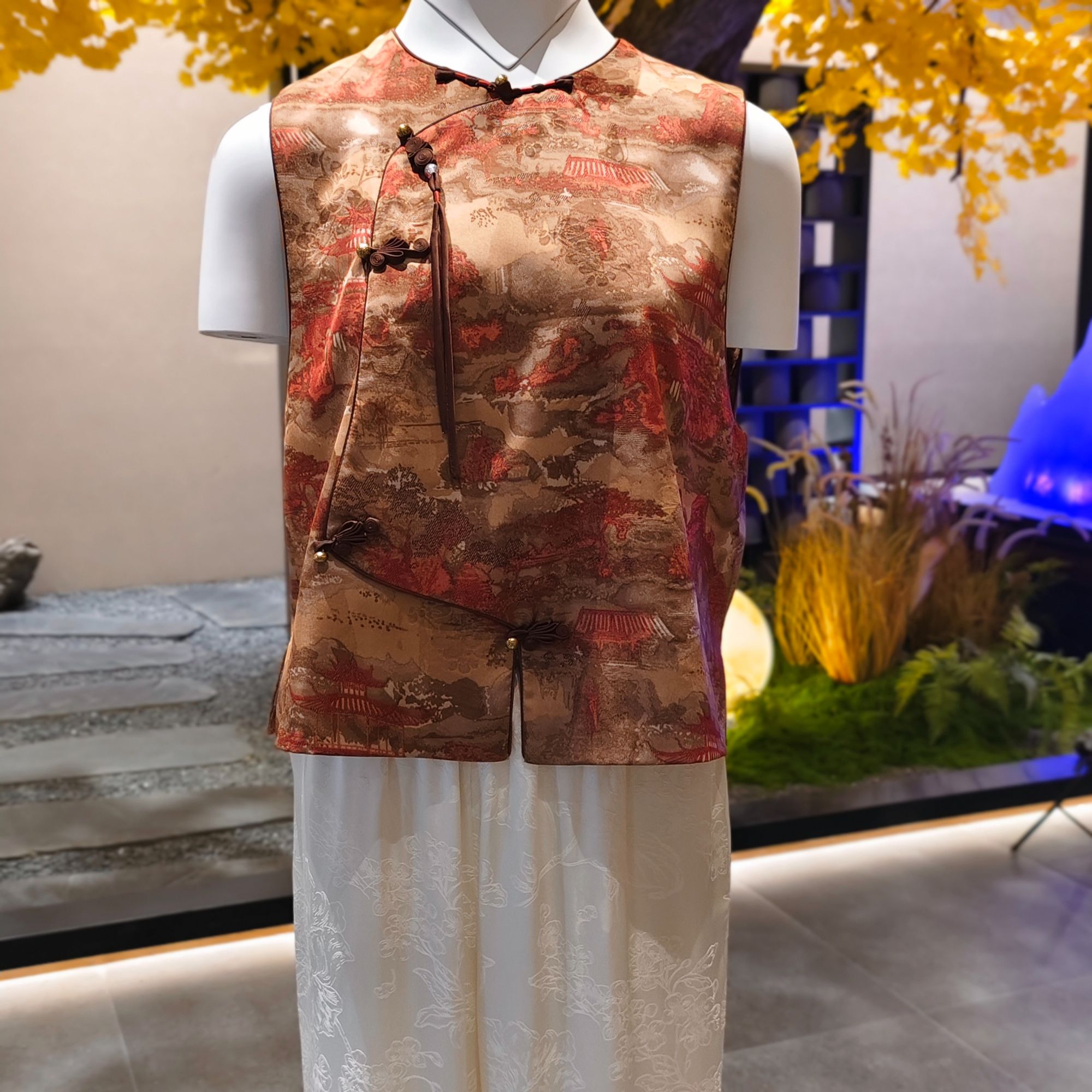 【怀婉】2025新款夏季马甲新中式立领斜襟提花国风汉服马夹女