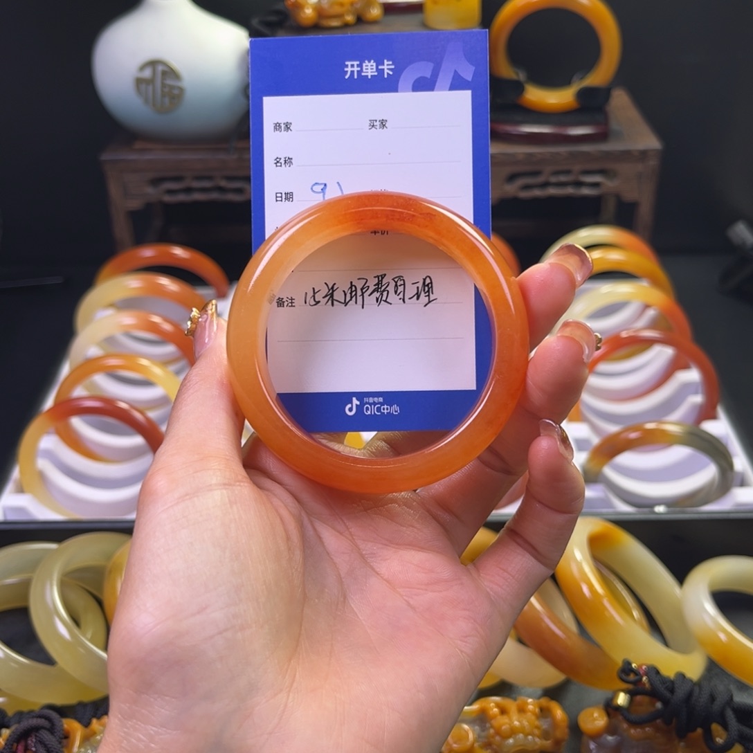 未镶嵌手镯石英质玉
