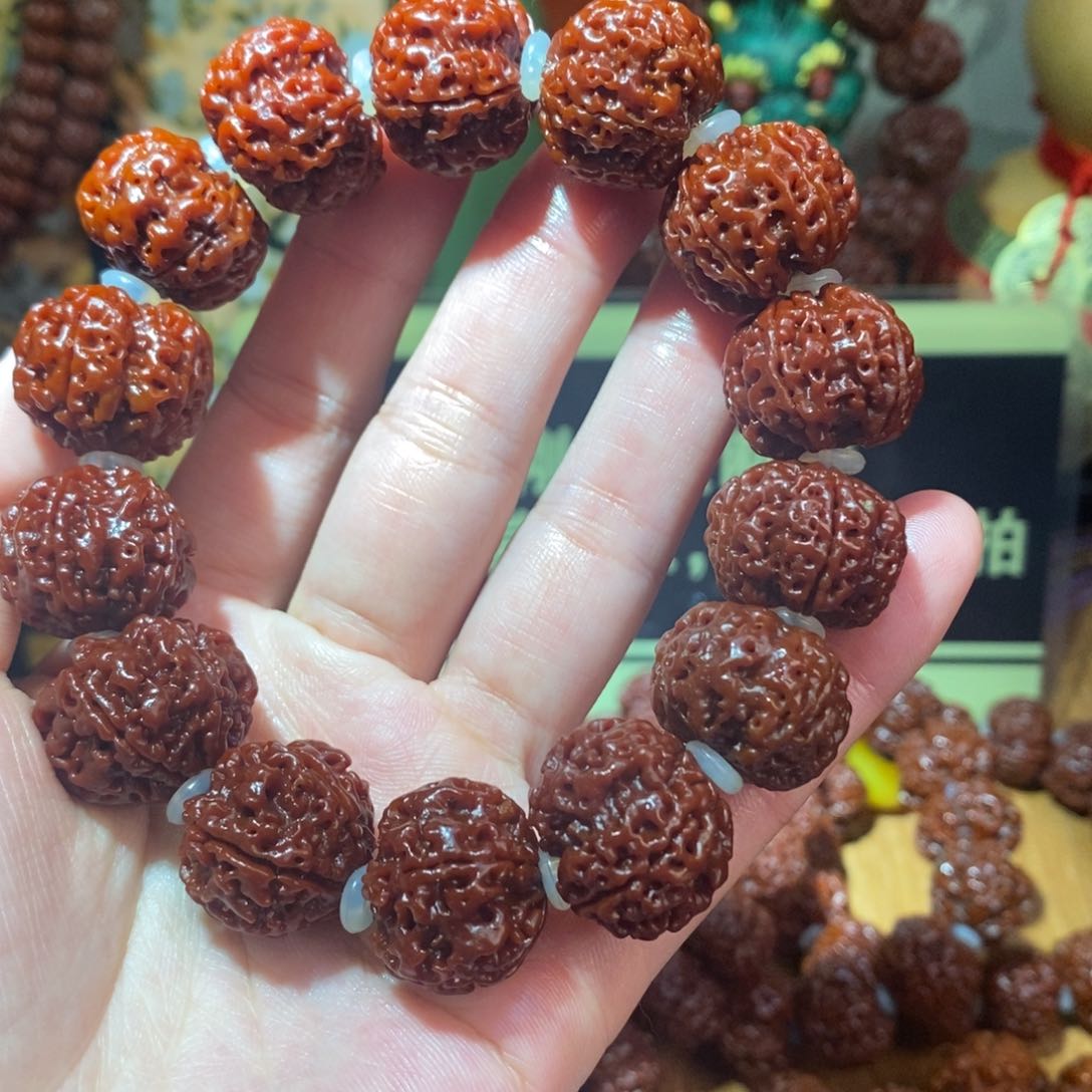 金刚菩提手串519玉化素。      