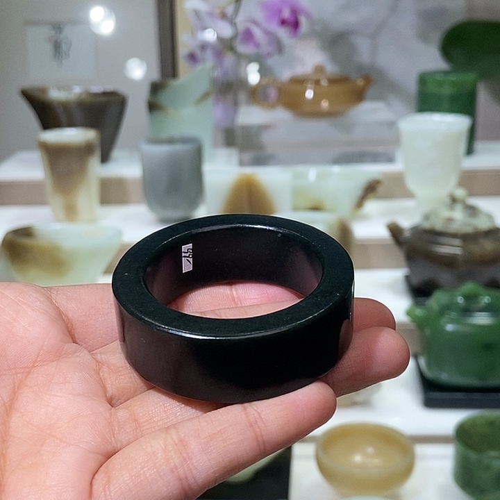 和田玉未镶嵌挂件青玉杯托