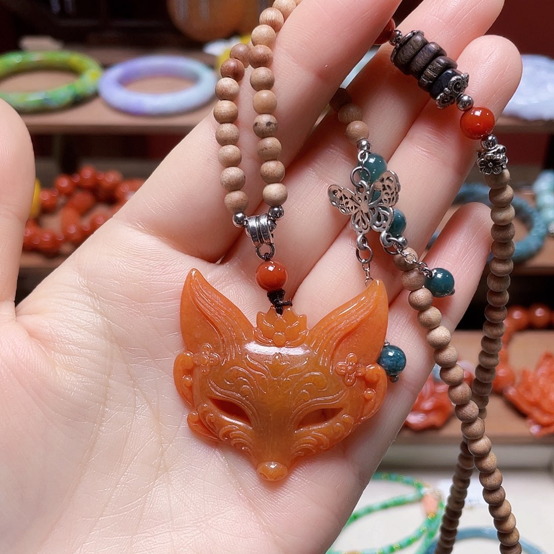 翡翠未镶嵌颈饰饰品