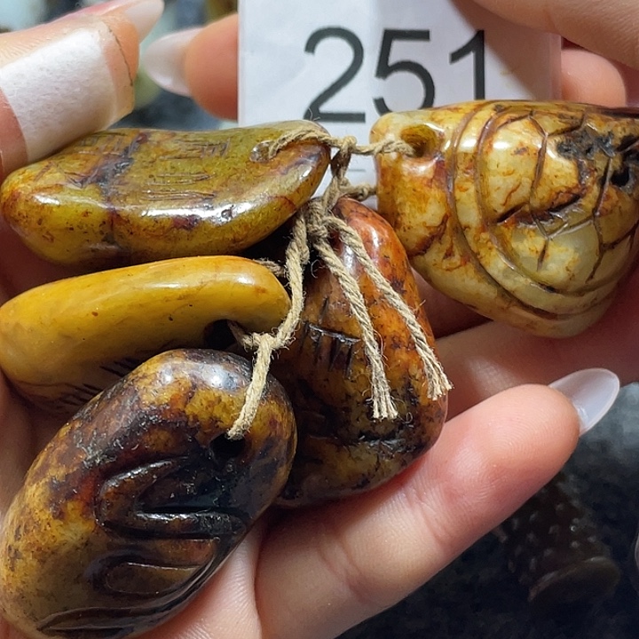 和田玉颈饰未镶嵌