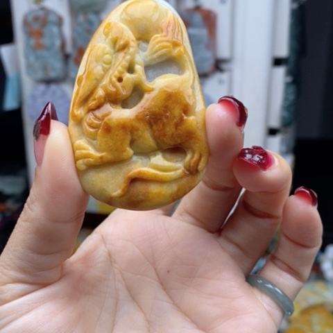 翡翠颈饰未镶嵌翡翠