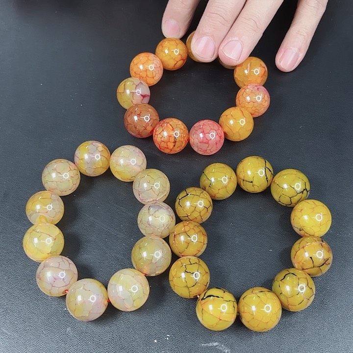 玛瑙手链未镶嵌丅25肉灵芝卡20左右发其一