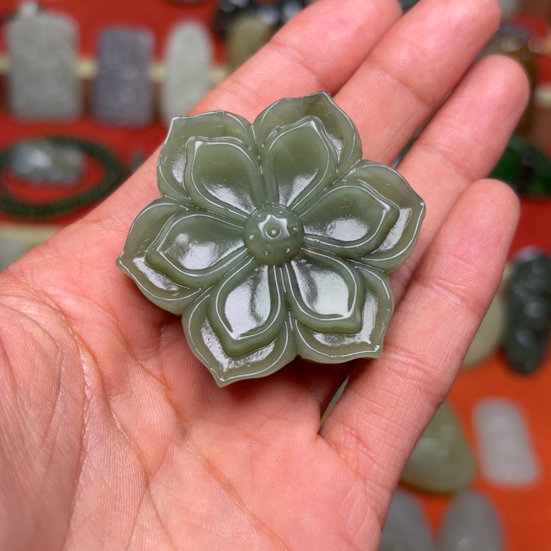 和田玉一一未镶嵌有磕碰