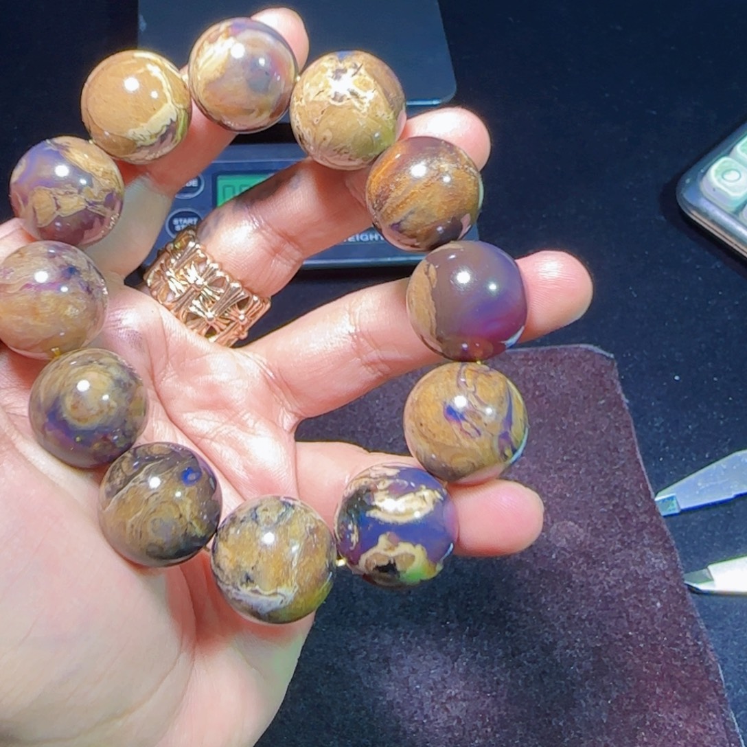 琥珀未镶嵌裸石琥珀