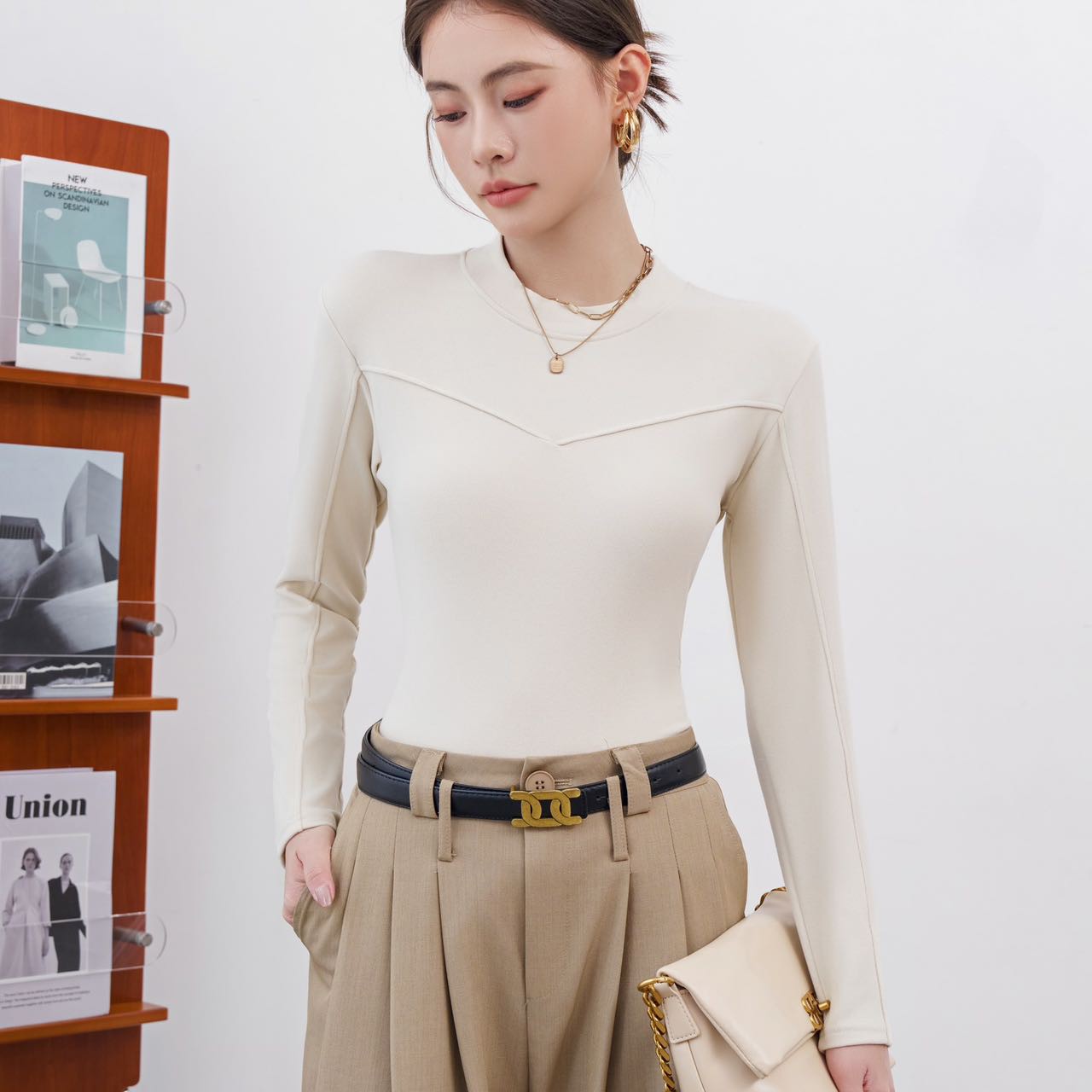 纯色百搭秋冬通勤风内搭常规圆领长袖打底衫