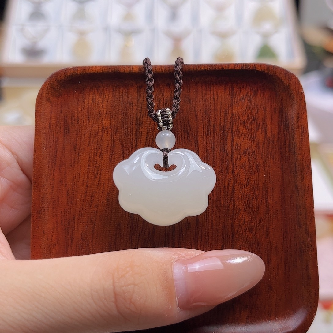 和田玉未镶嵌吊坠(不含链)