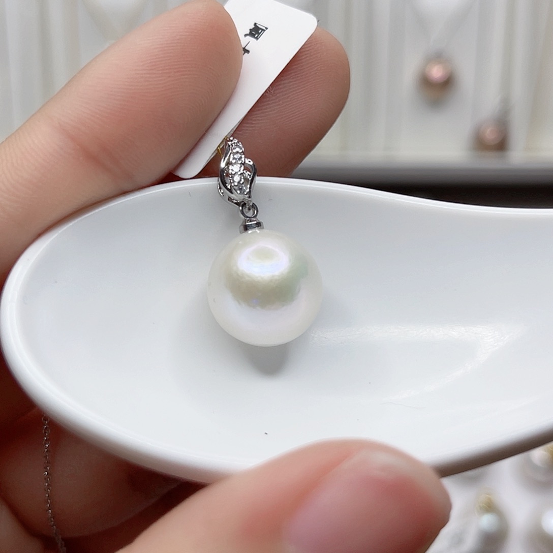 淡水珍珠吊坠(赠链)未镶嵌