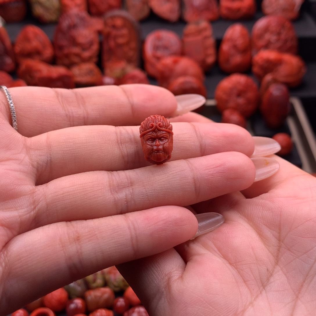 南红玛瑙南红川料原矿精工大圣头10mm未镶嵌