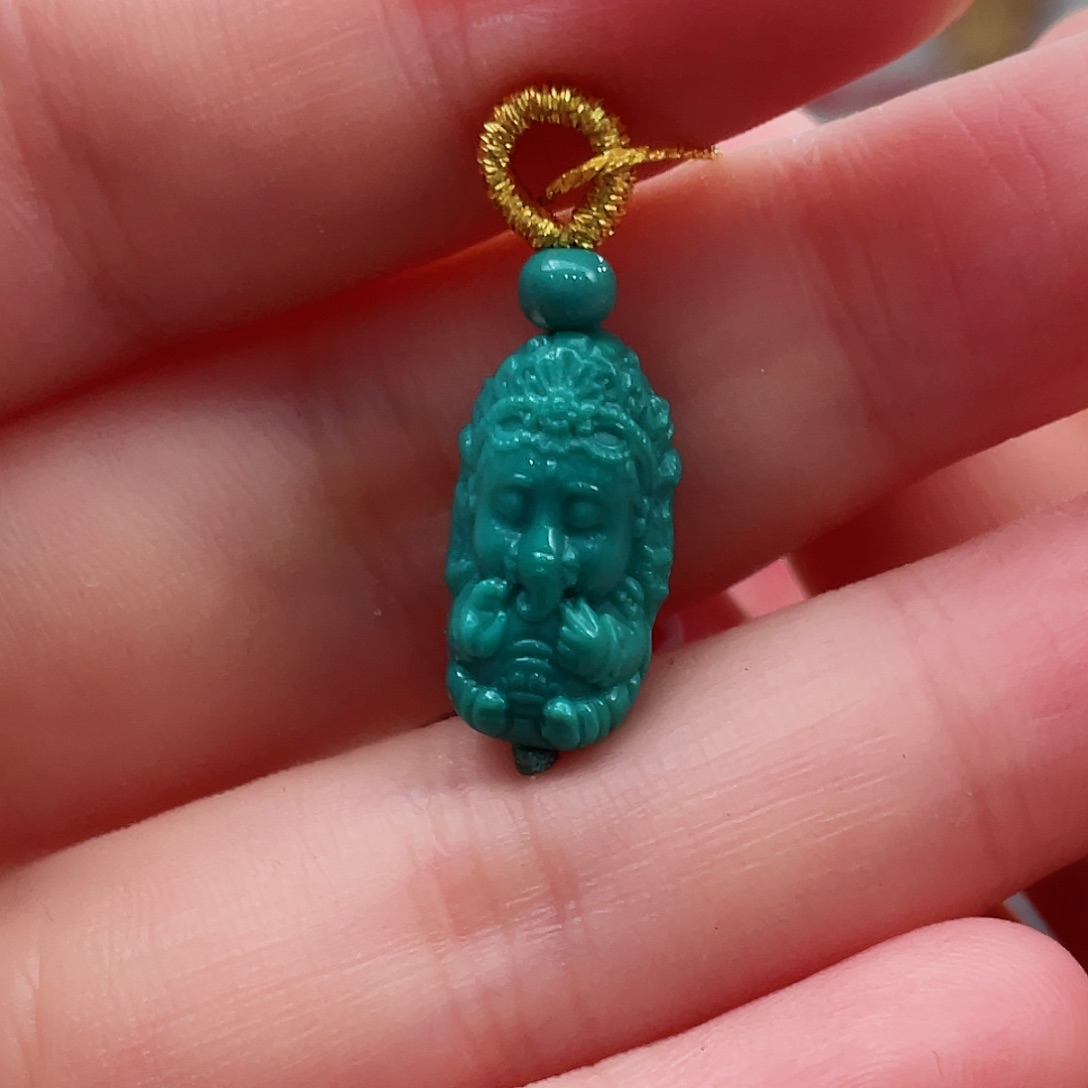 绿松石颈饰未镶嵌