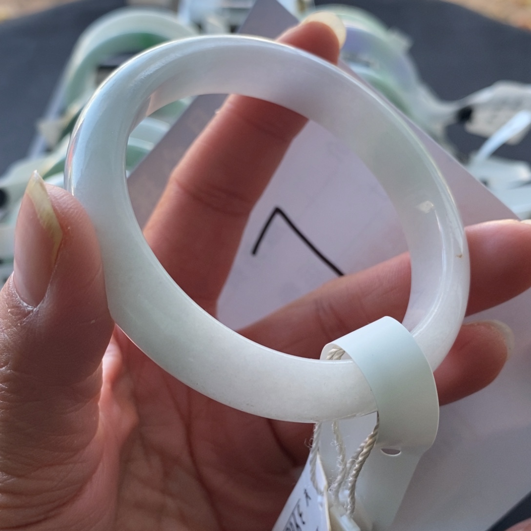 翡翠未镶嵌手镯手镯