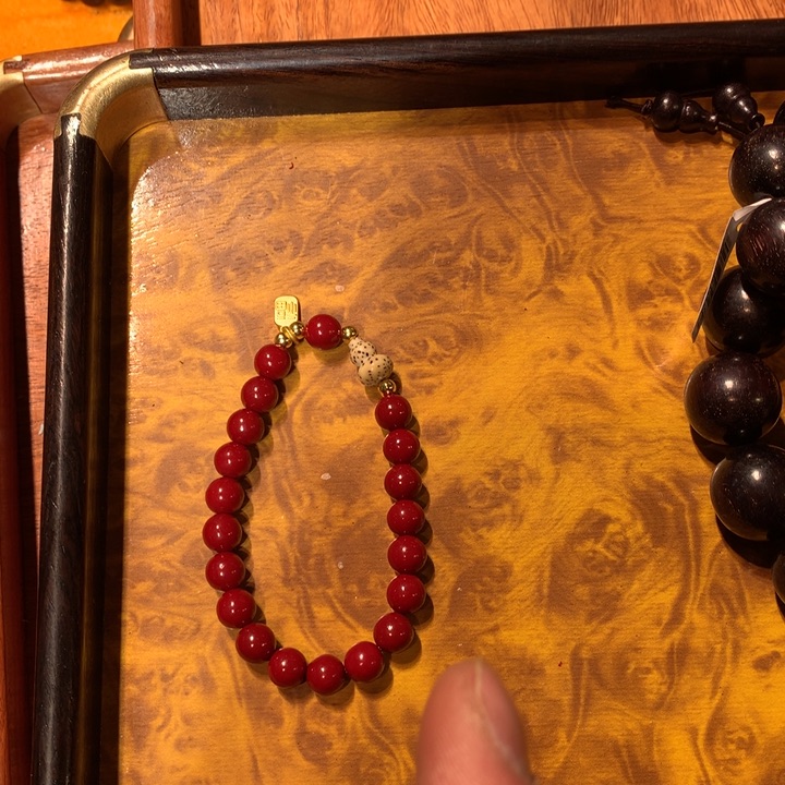 【闪购商品】花梨木类朱朱手串8888888