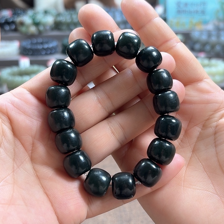 和田玉手链未镶嵌新疆沙枣青老型卡14