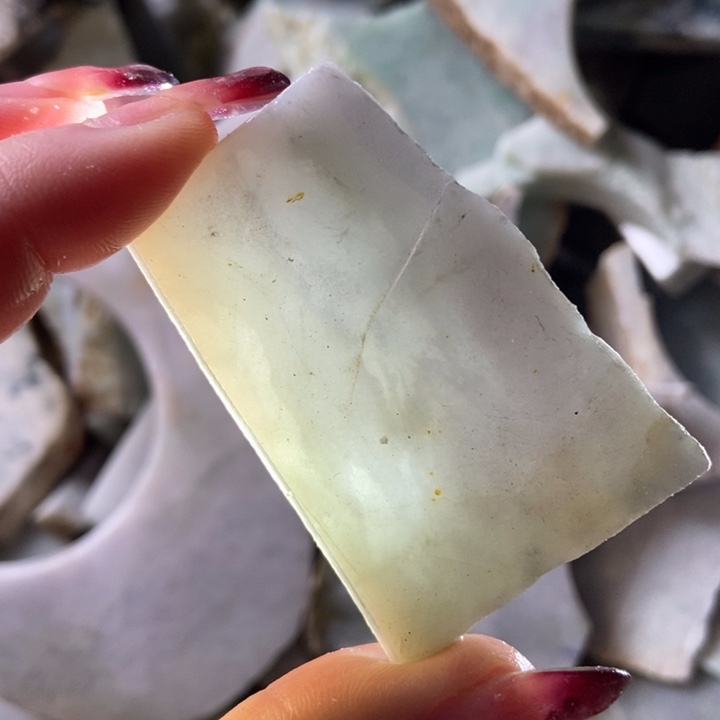 翡翠颈饰未镶嵌天然翡翠