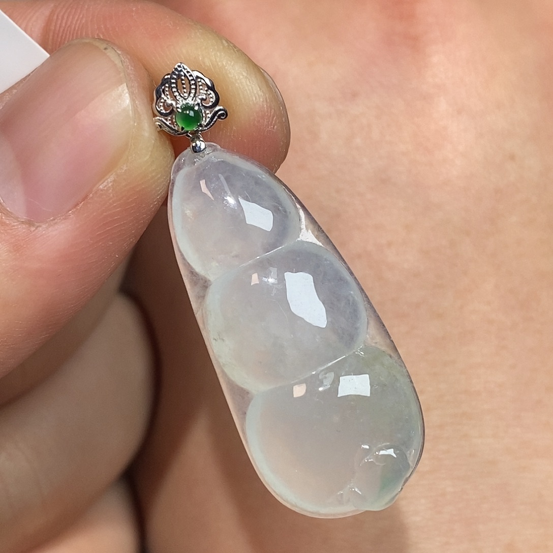 翡翠颈饰18K金镶嵌豆