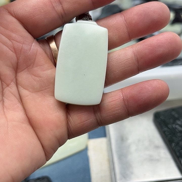 和田玉（糖玉）未镶嵌颈饰