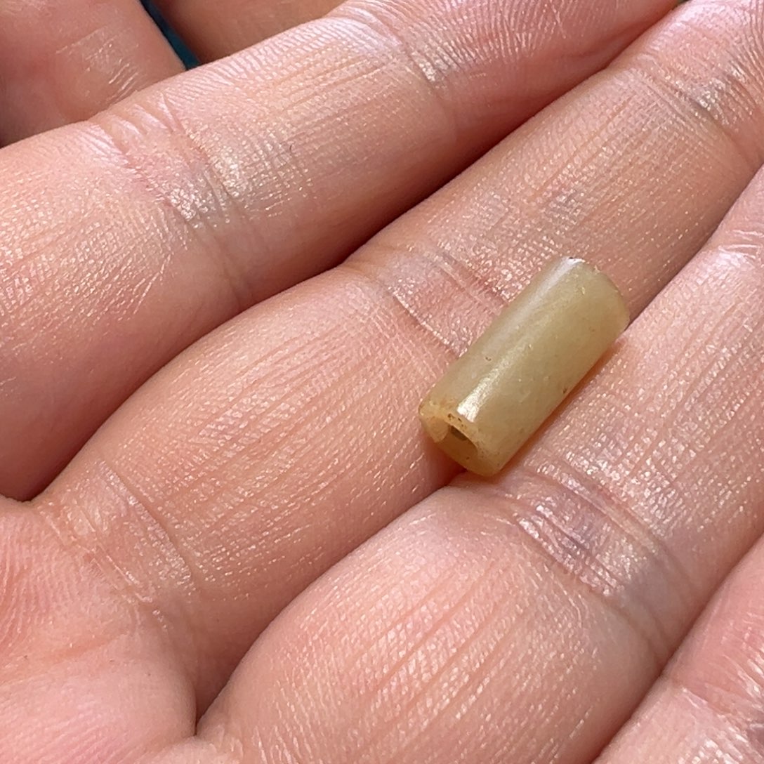 王***者和田玉未镶嵌颈饰