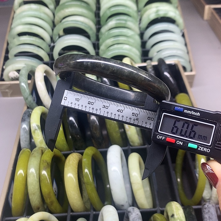 未镶嵌蛇纹石玉手镯133