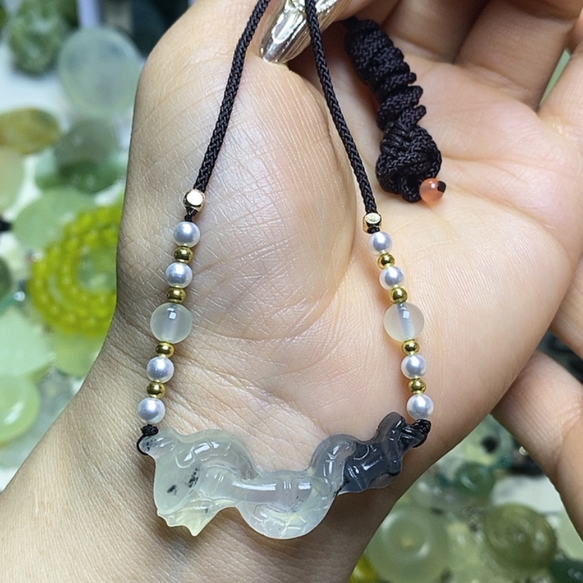 【闪购商品】蛇纹石玉颈饰未镶嵌