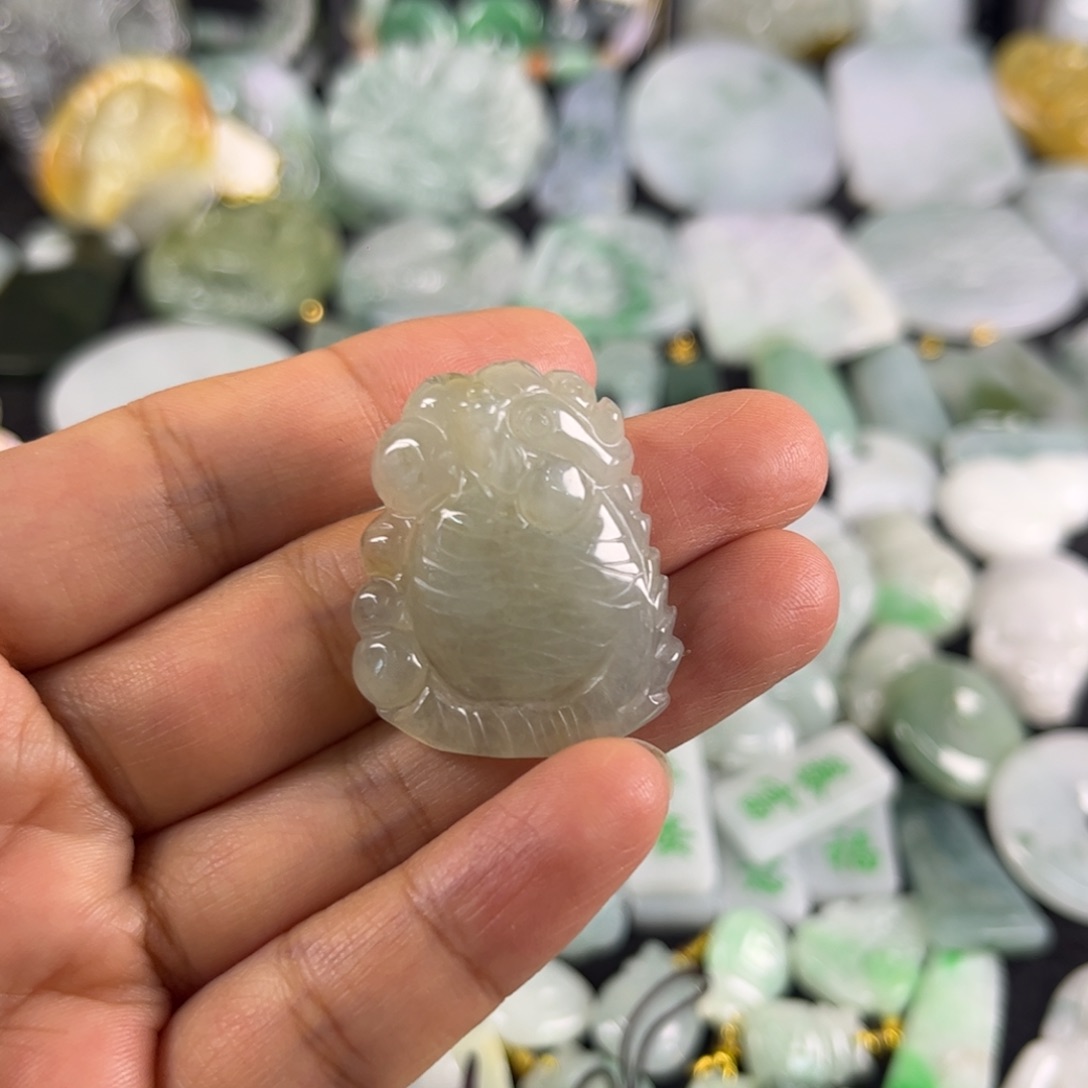 翡翠未镶嵌吊坠(不含链)