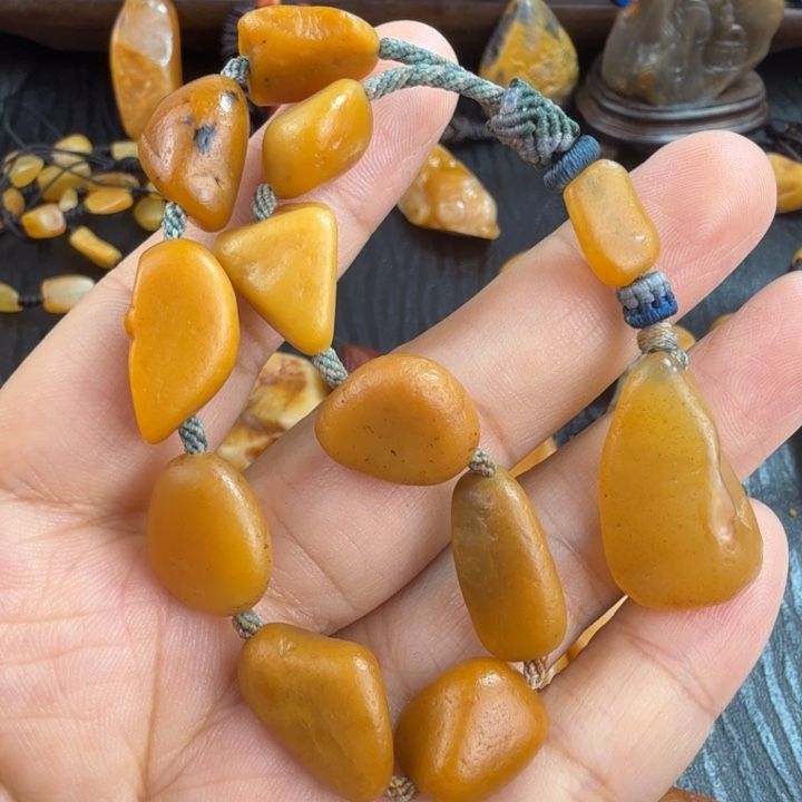 田黄石原石手持手串