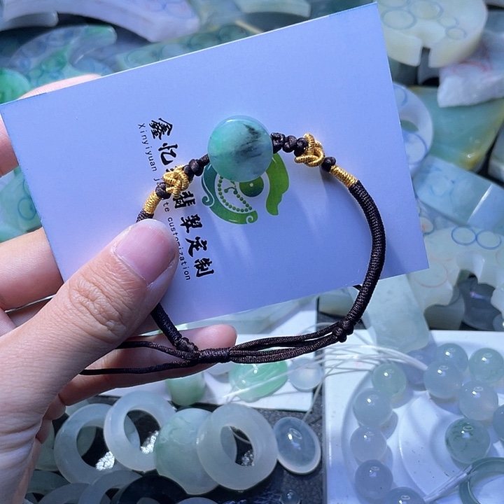 翡翠颈饰未镶嵌翡翠