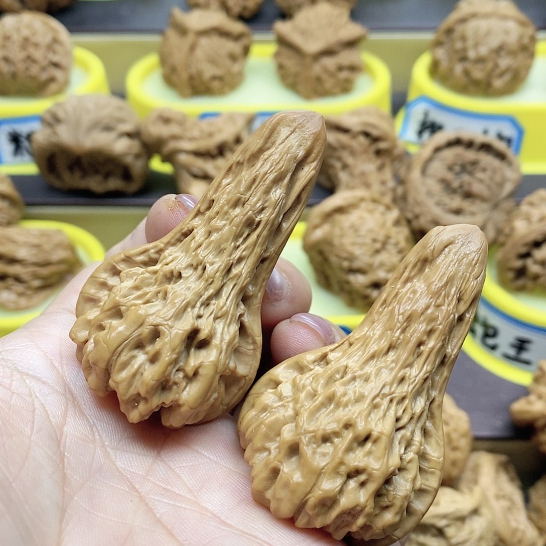 文玩核桃吊坠鸭嘴