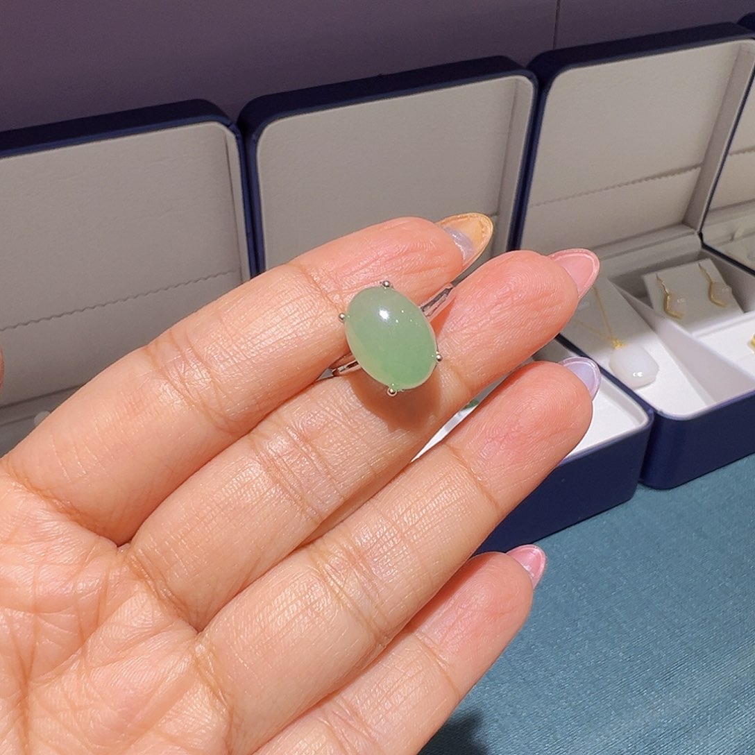 石英质玉未镶嵌颈饰