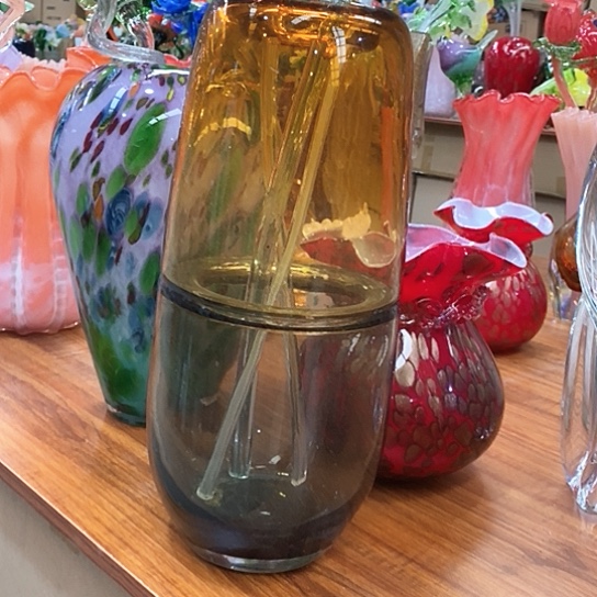 琉璃花瓶高35厘米口径6厘米